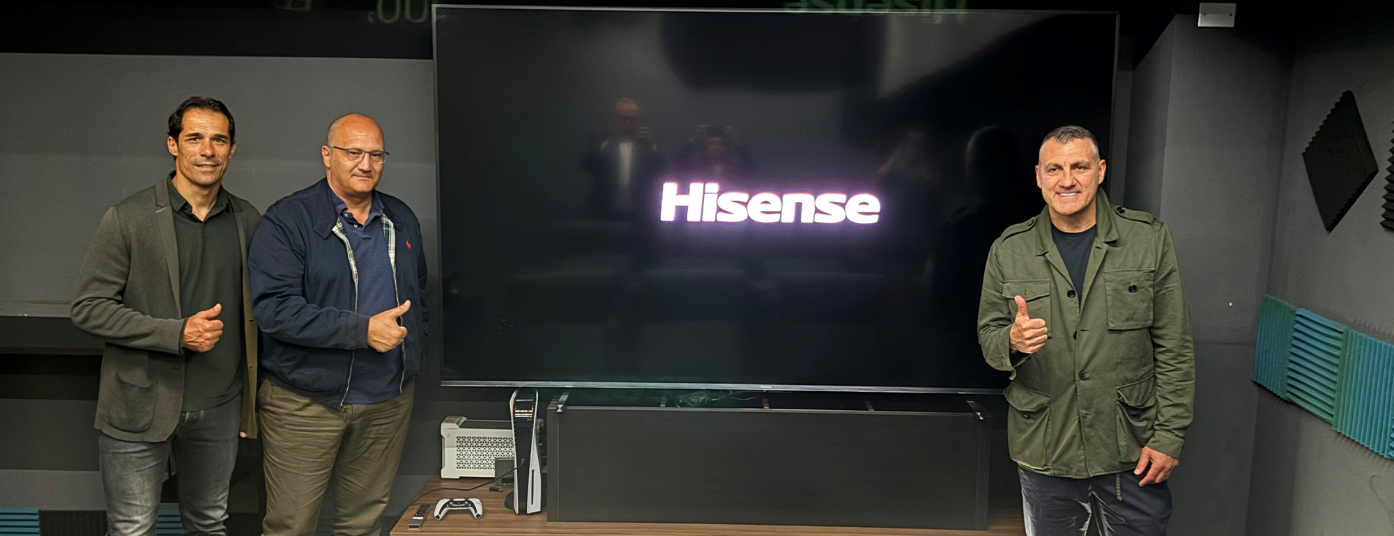 EISA FAMILY TV 2021-2022 HISENSE 65U8GQ